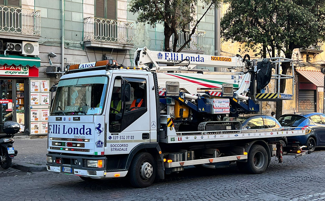 Scarico Ragno cantiere Via Foria Napoli