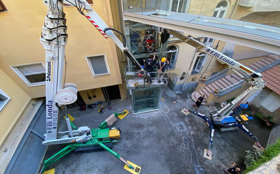 Montaggio Vetrate ascensore Posillipo (NA)