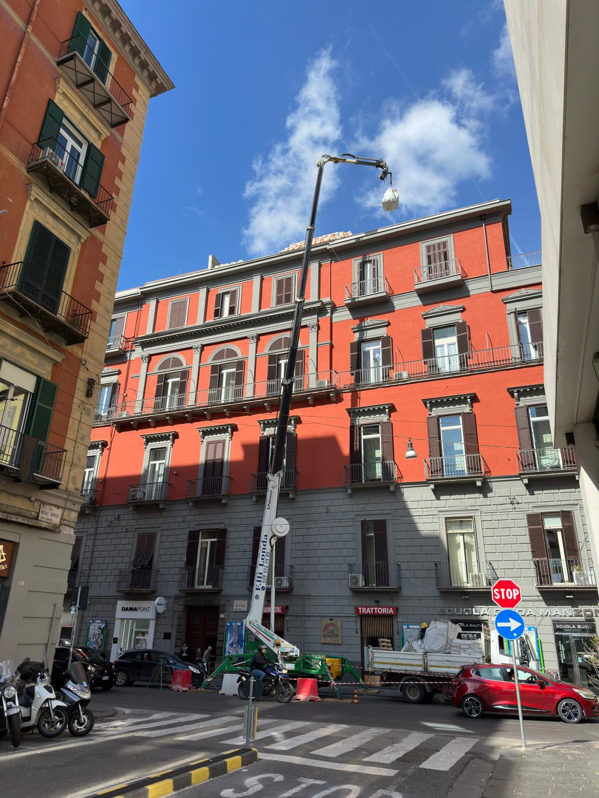 Sollevamento materiale Via Giorgio Arcoleo Napoli