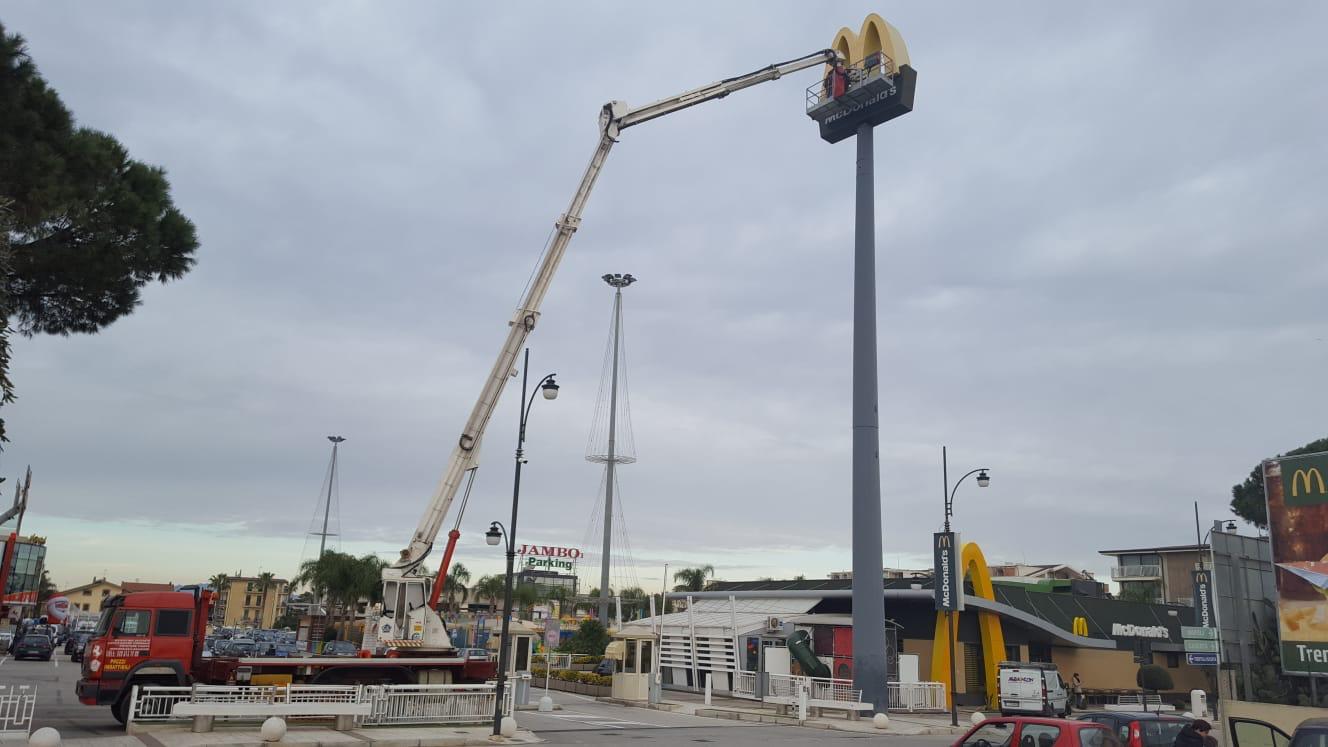 Manutenzione Insegna MCDonald Teverola (CE)