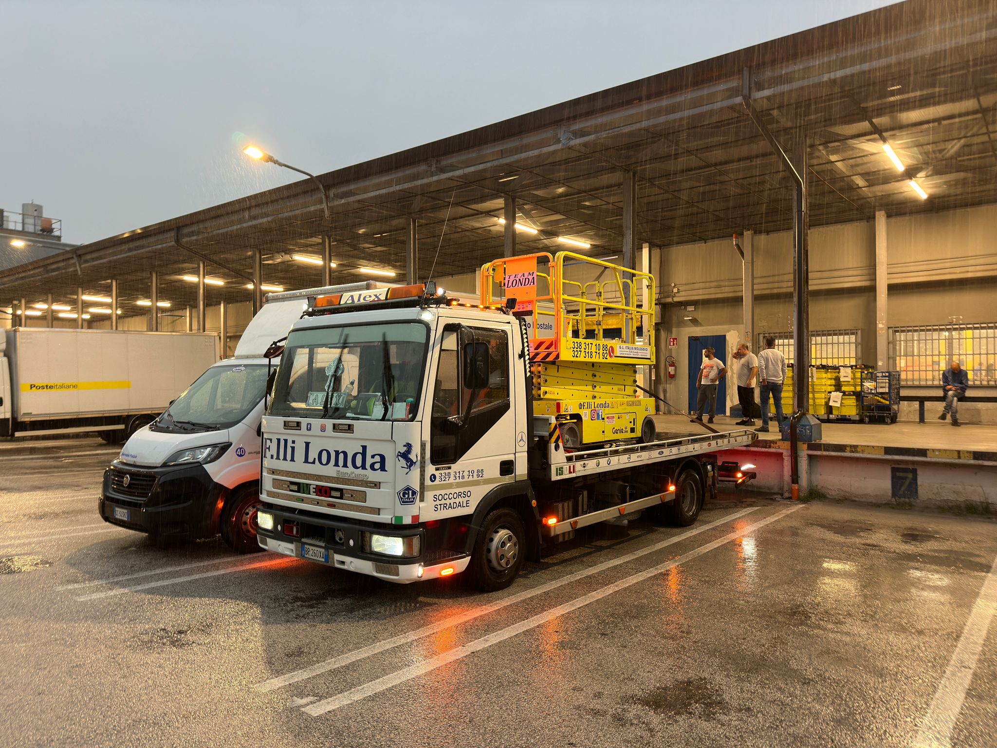 Noleggio Pantografo presso CMP Poste italiane Napoli