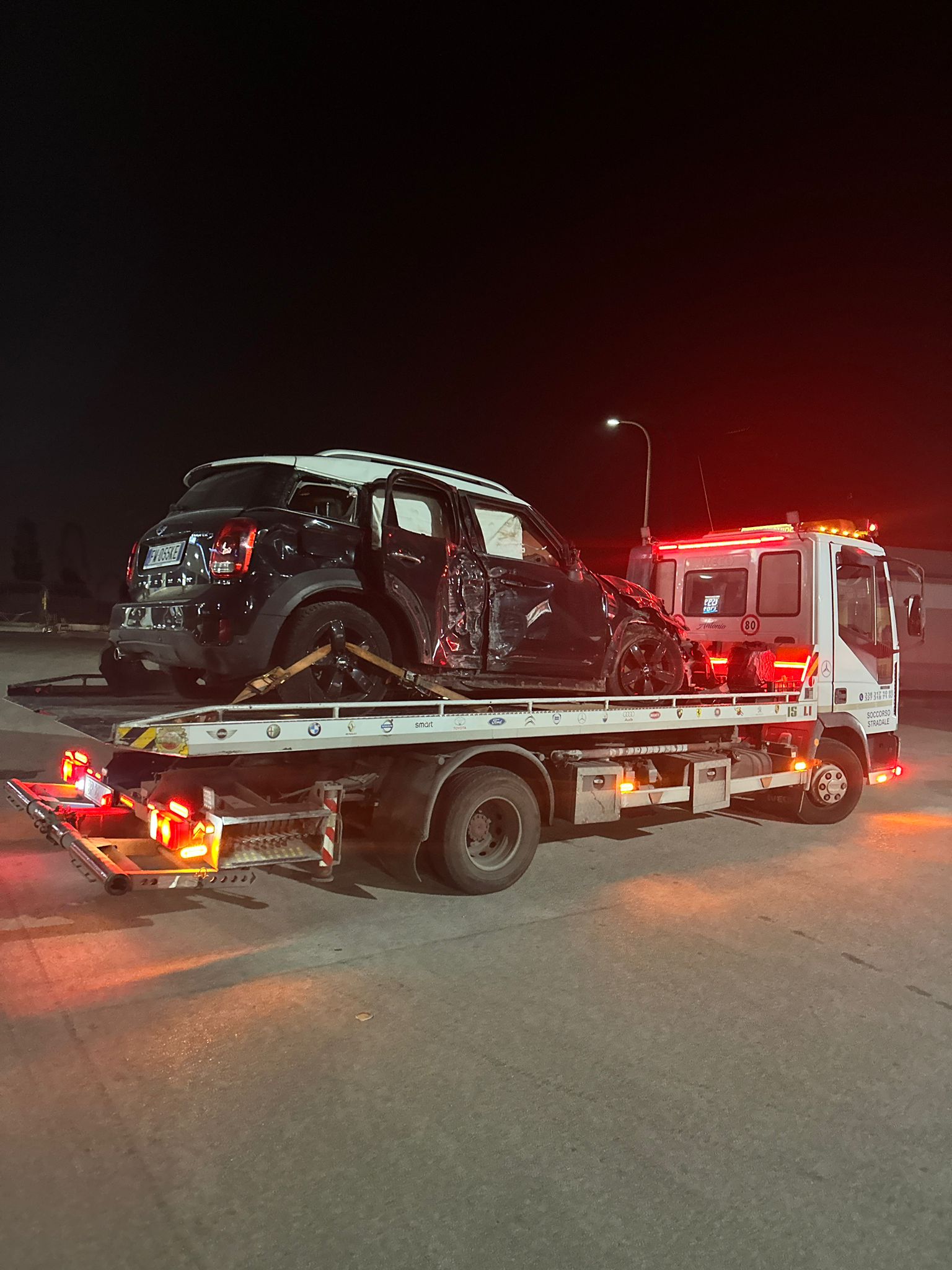 Servizio Carroattrezzi per auto che ha subito un incidente Caserta