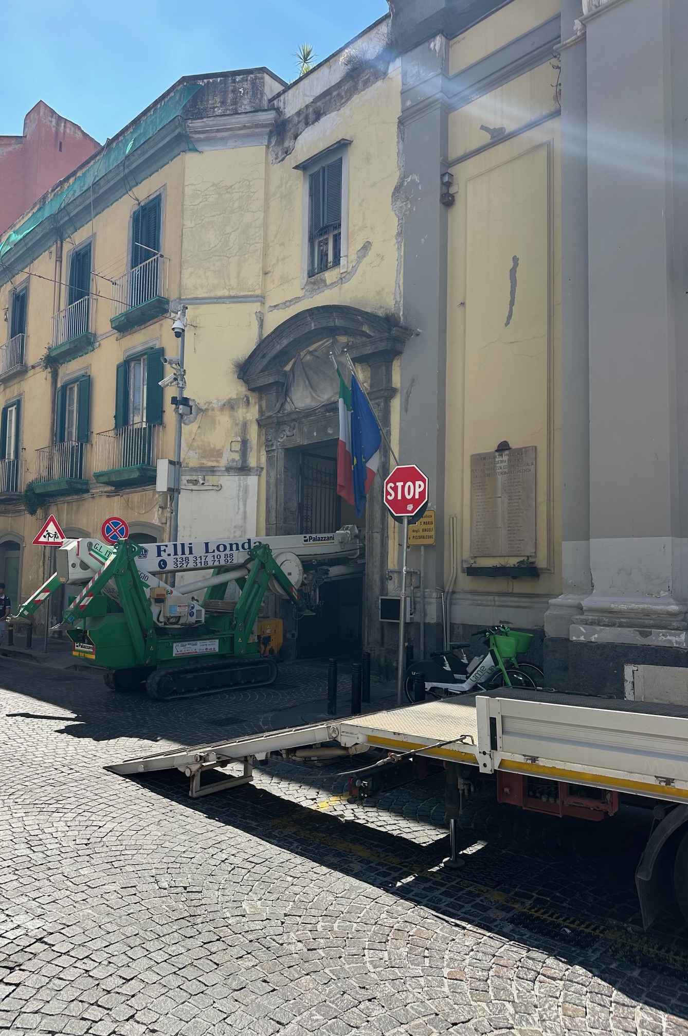 Entriamo dappertutto con le nostre attrezzature compatte sicure e a normativa presso Tribunale Militare di Napoli