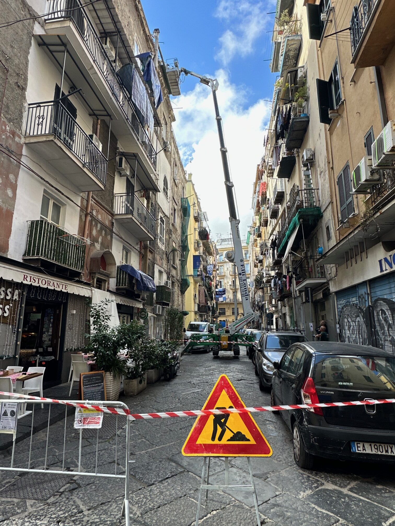 Rimozione lastre amianto con il nostro Ragno diventa facile anche nel centro di Napoli