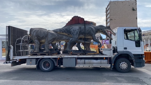 Trasporto Dinosauri scenografici presso Comicon Napoli
