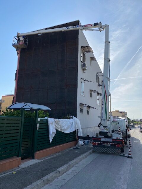 Manutenzione con la nostra piattaforma aerea presso Casalnuovo di Napoli